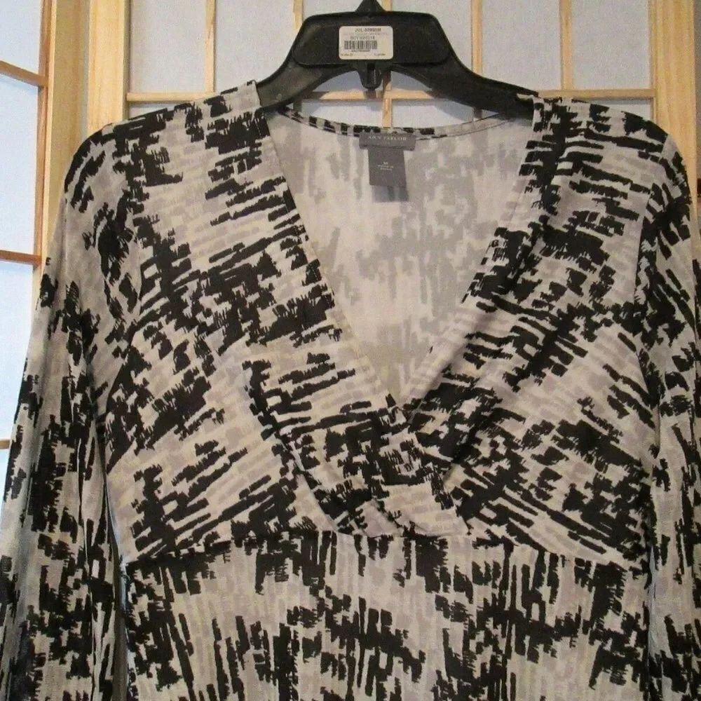 Ann Taylor Geometric Print Black White Blouse Sz M - Picture 4 of 6